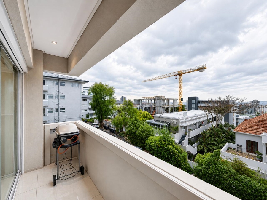 To Let 3 Bedroom Property for Rent in Sea Point Western Cape